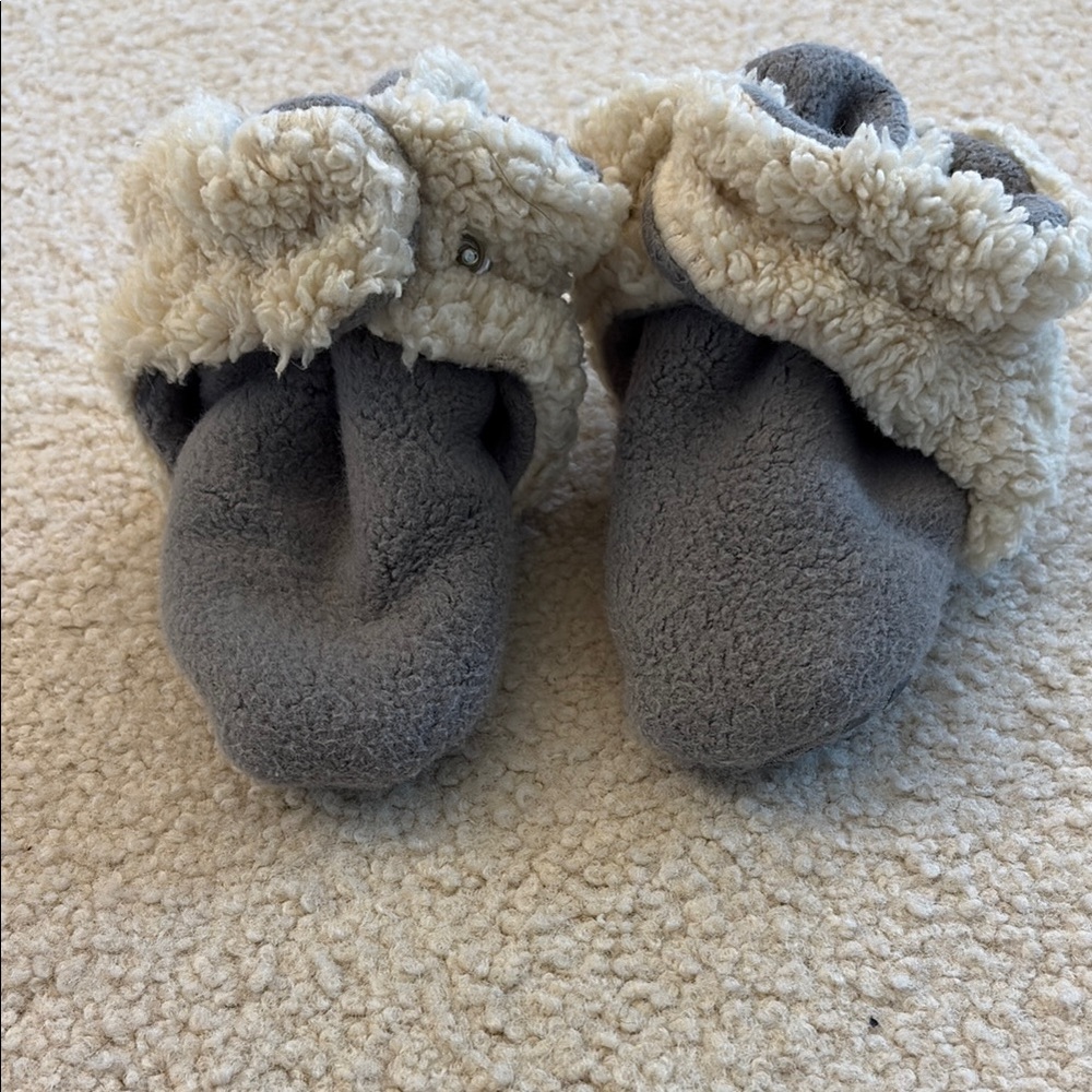 Zutano Cozie Furry Gripper Baby Booties - Gray